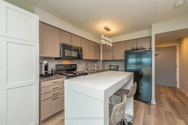 Additional image 13 of 80 Esther Lorrie Dr Unit 802