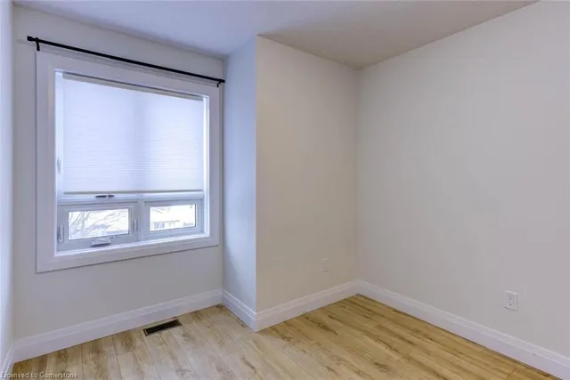 Additional image 21 of 600 Victoria St Unit 23