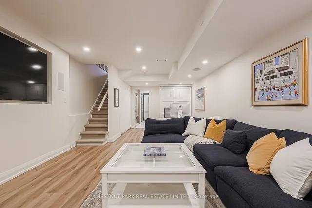 Additional image 25 of 186 Macpherson Ave