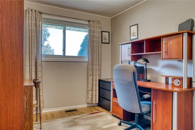 Additional image 18 of 55 CROSBY Dr