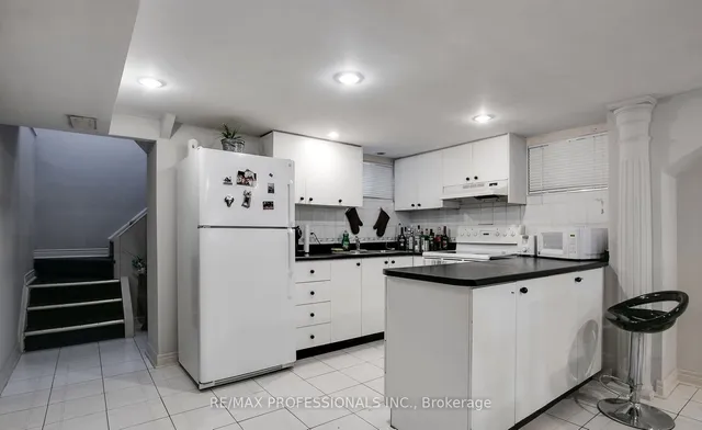 Additional image 8 of 176 Rosemount Ave