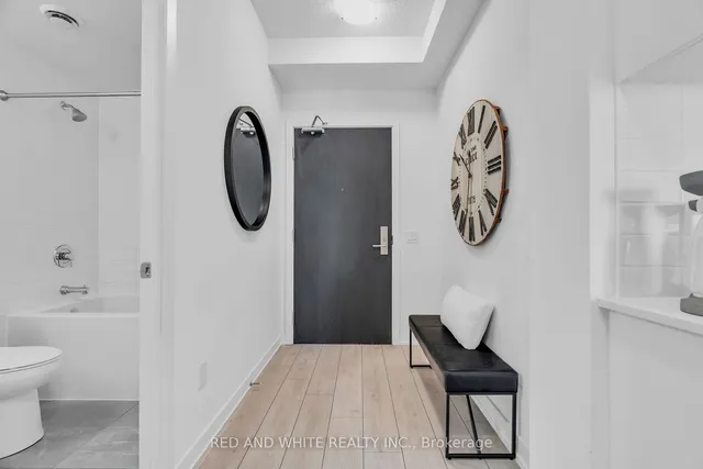 Additional image 7 of 55 Duke St Unit 901