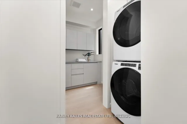 Additional image 24 of 697 Richmond St