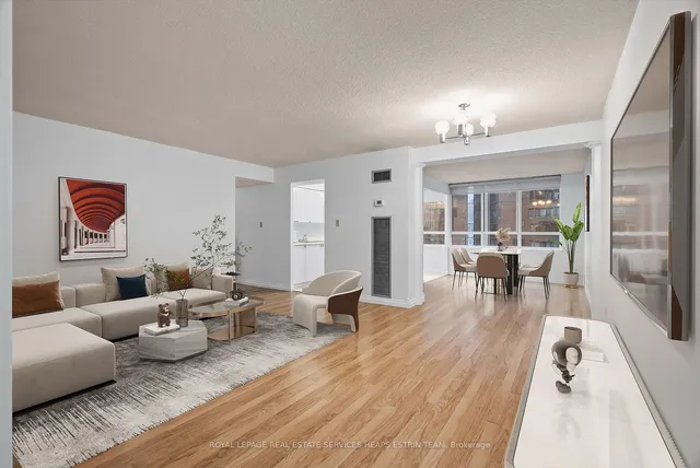 Additional image 3 of 633 Bay St Unit 807