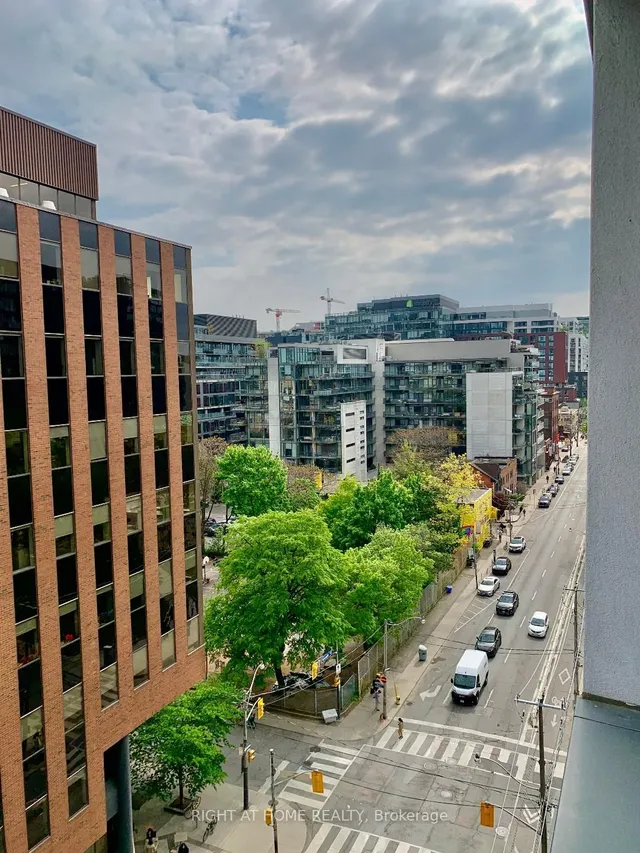 Additional image 15 of 39 Brant St Unit 919