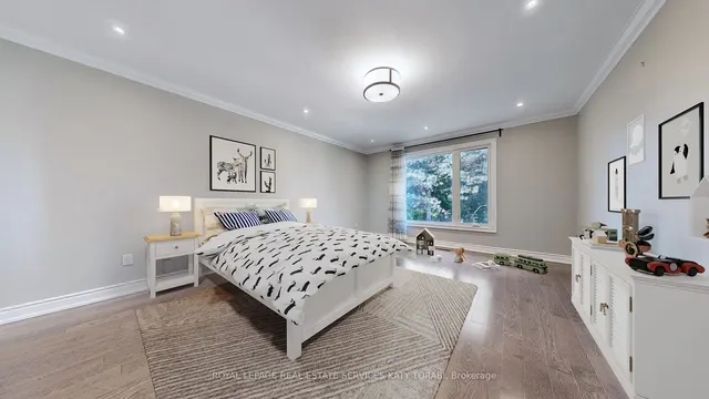 Additional image 32 of 136 Denlow Blvd