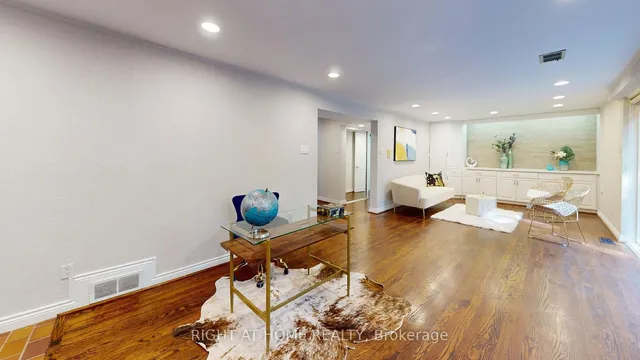 Additional image 11 of 23 Christine Cres