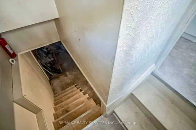 Additional image 26 of 9 Avon Park Dr