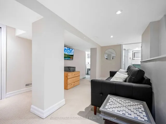 Additional image 25 of 914 Royal York Rd