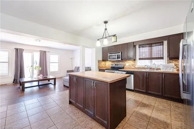 Additional image 14 of 542 Isaiah Cres