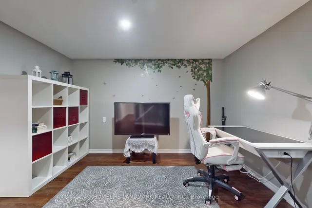 Additional image 21 of 17 evermede Dr