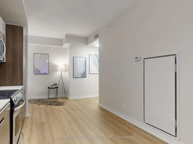 Additional image 18 of 36 Howard Park Ave Unit 302