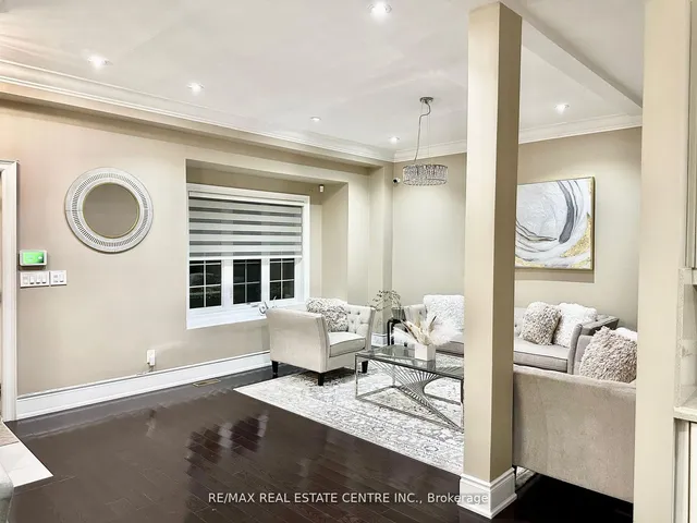 Additional image 4 of 110 Allenby Ave