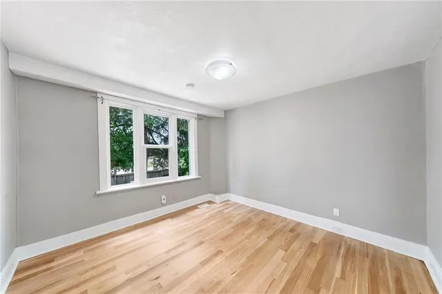 Additional image 16 of 227 FAIRWAY Rd