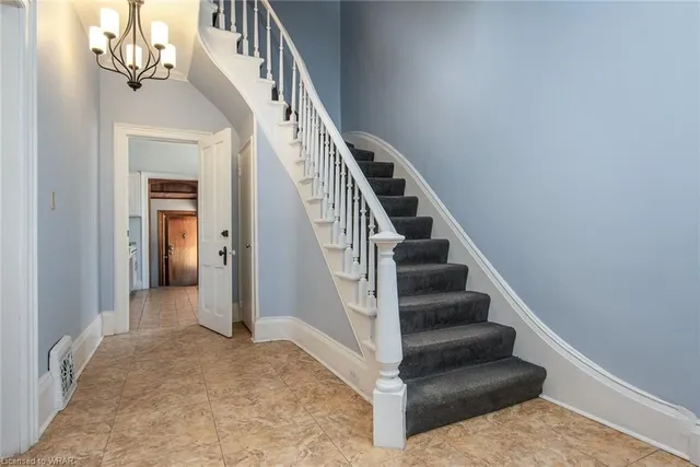 Additional image 10 of 109 College St