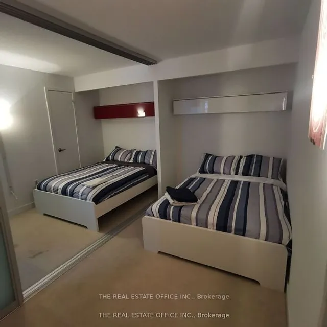 Additional image 21 of 112 Fort York Blvd Unit G09