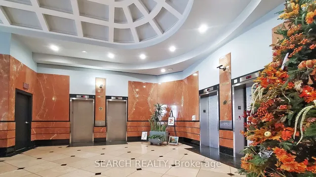 Additional image 4 of 10 Yonge St Unit 413