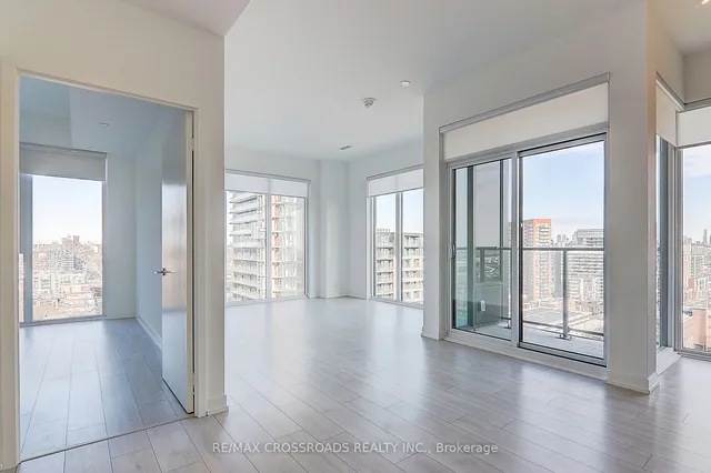 Additional image 10 of 270 Dufferin St Unit LPH3