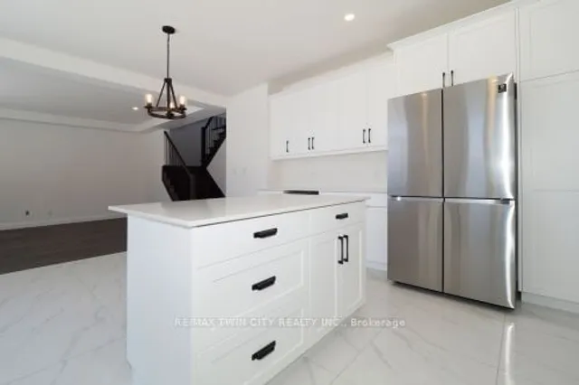 Primary image of 213 FALLOWFIELD Dr