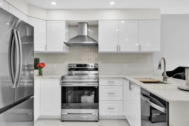 Additional image 15 of 92 Pebblecreek Dr