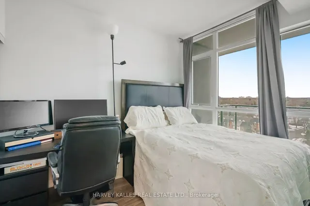 Additional image 17 of 15 Singer Crt Unit Ph06