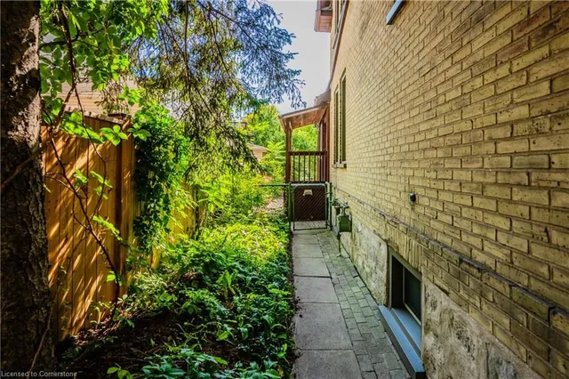 Additional image 36 of 7 Richmond Ave