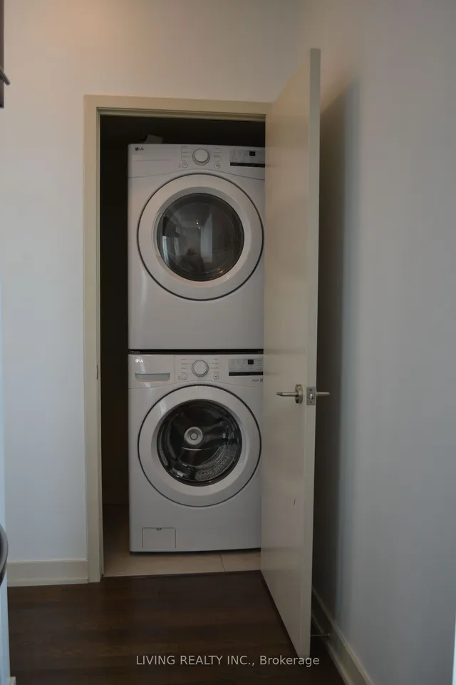 Additional image 12 of 126 Simcoe St Unit 2004