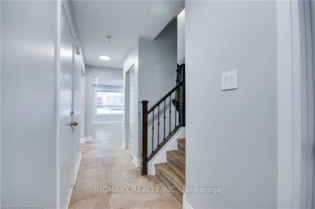 Additional image 7 of 813 Fairway Cres