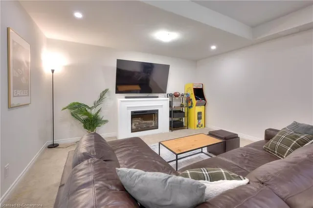 Additional image 43 of 2 Stonehill Ave