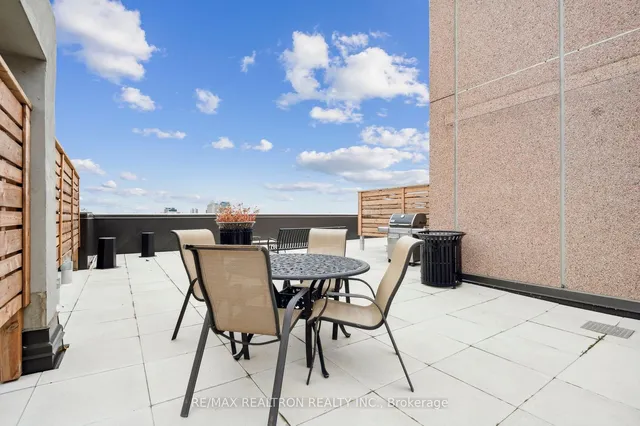 Additional image 18 of 449 Walmer Rd Unit 401