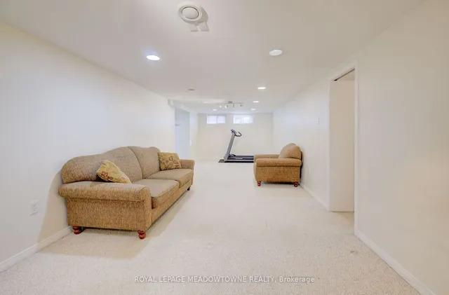 Additional image 21 of 336 Vanier Dr