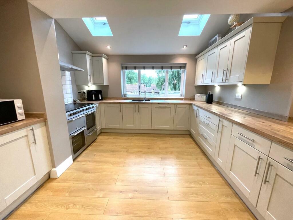 Additional image 4 of Grange Avenue, Street