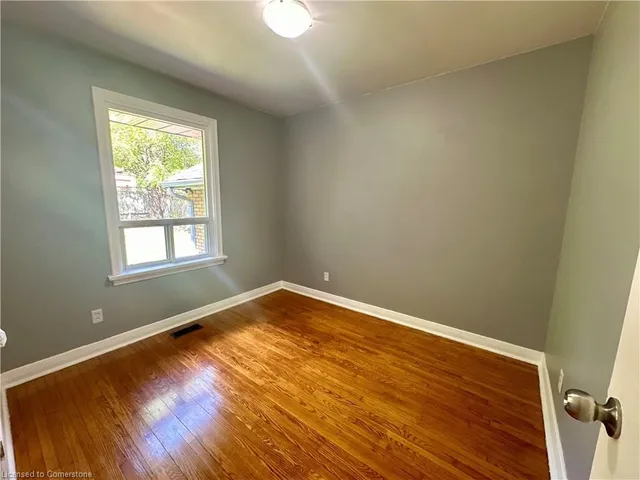 Additional image 18 of 15 Cornell Ave