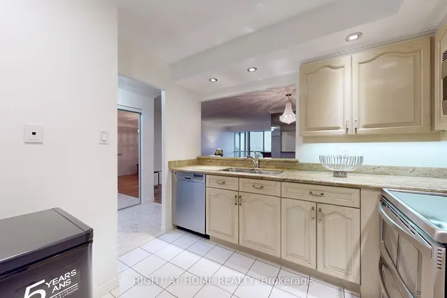 Additional image 22 of 10 Guildwood Pkwy Unit 1131