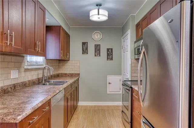 Additional image 11 of 55 CROSBY Dr