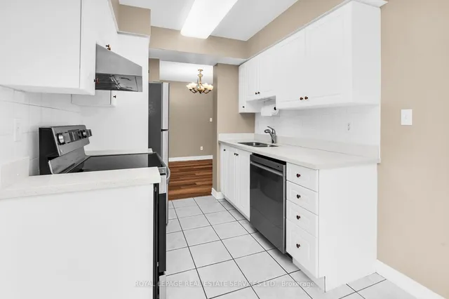 Additional image 15 of 43 Eglinton Ave Unit 605
