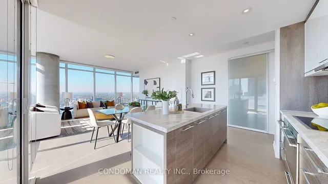 488 University Ave Unit 3110