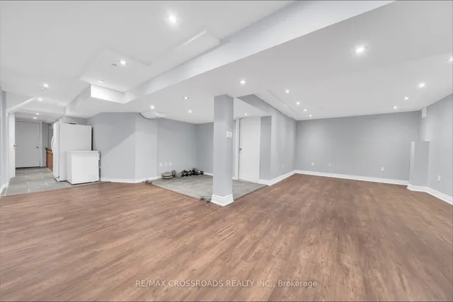 Additional image 19 of 76 Seasons Dr