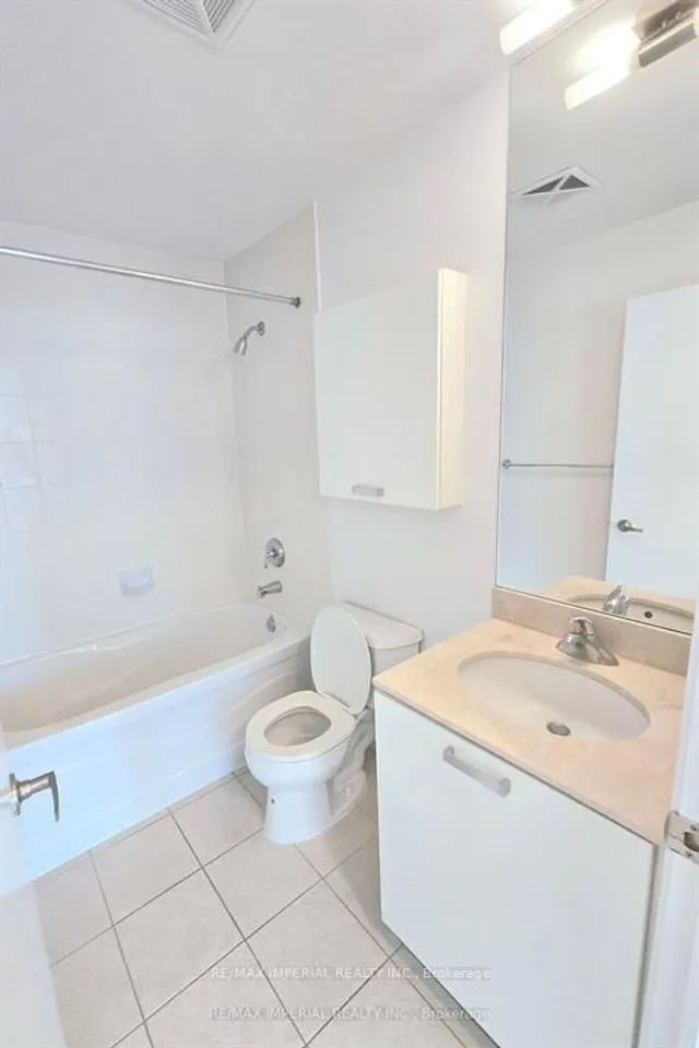 Additional image 13 of 38 Grenville St Unit 3001