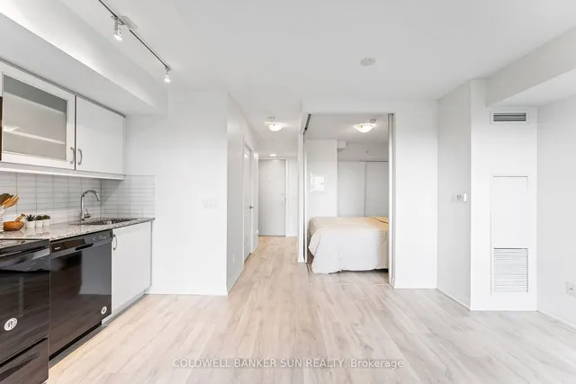 Additional image 16 of 30 Meadowglen Pl Unit 304