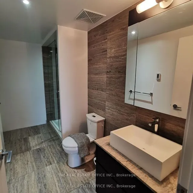 Additional image 33 of 112 Fort York Blvd Unit G09