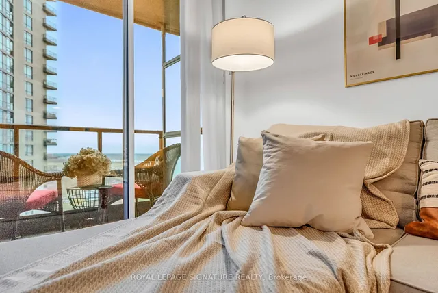 Additional image 7 of 231 Fort York Blvd Unit 1701