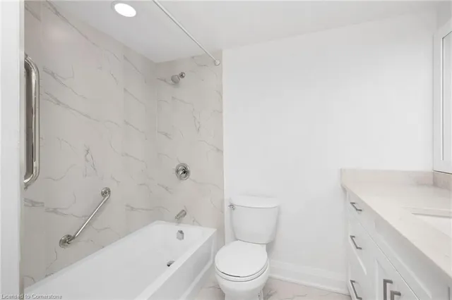 Additional image 25 of 81 Church St Unit 1603