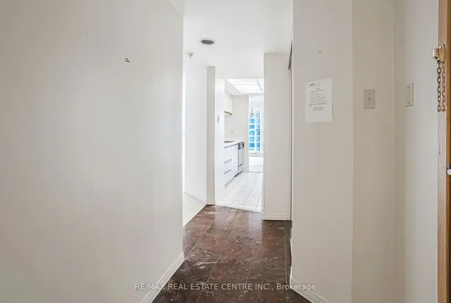 Additional image 2 of 99 Harbour Sq Unit 1702