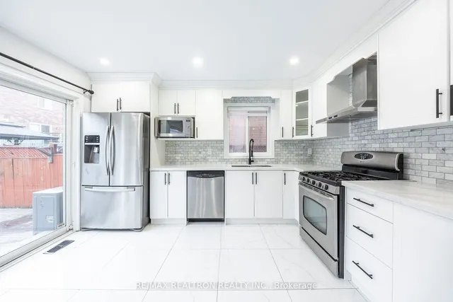 Additional image 12 of 81 Trumpeter St