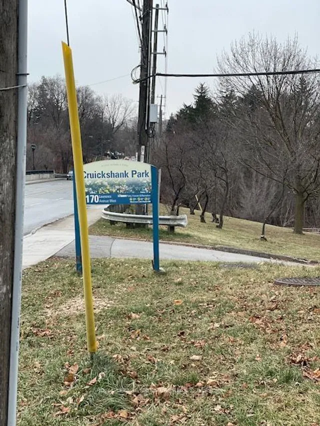 Additional image 4 of 2114 Lawrence Ave