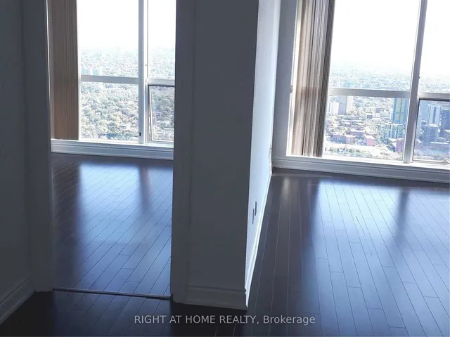 Additional image 16 of 388 Yonge St Unit 7405