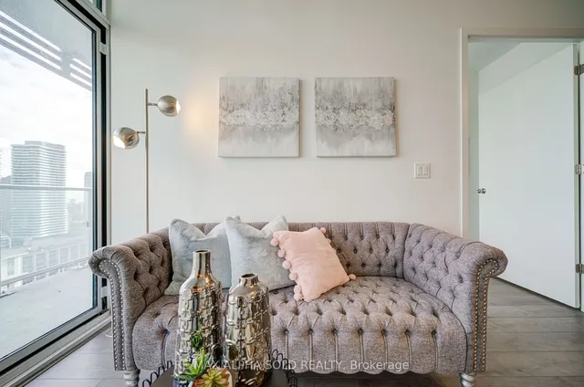 Additional image 19 of 18 Maitland Terr Unit 2209