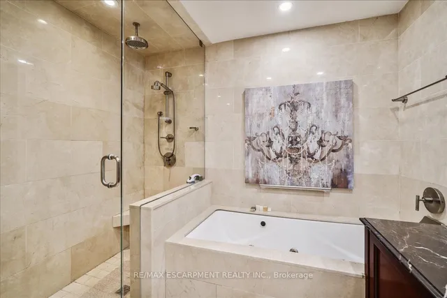 Additional image 28 of 68 Yorkville Ave Unit 304