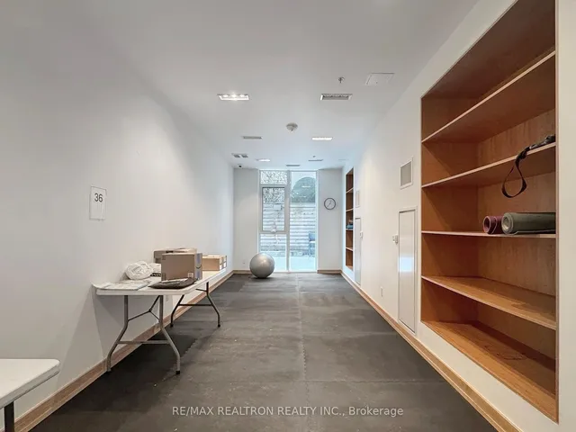 Additional image 38 of 36 Howard Park Ave Unit 302